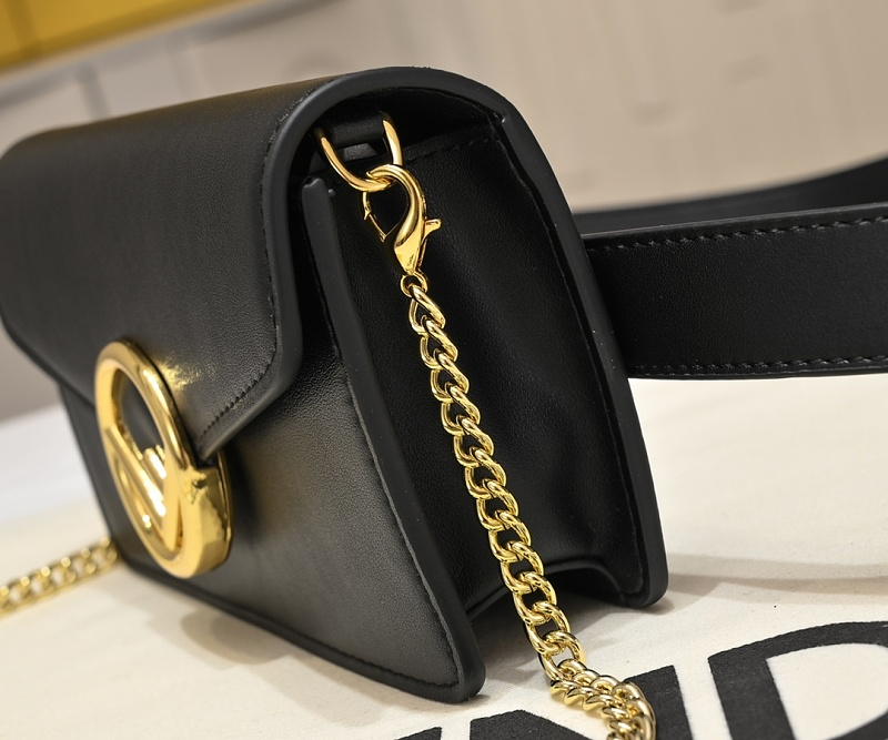 LFP38 bag 18-10-4cm Shoulder bags