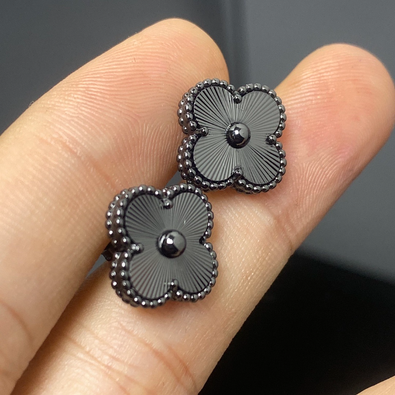 VAE35 Women's New Black Warrior Laser Earnail Jewelry