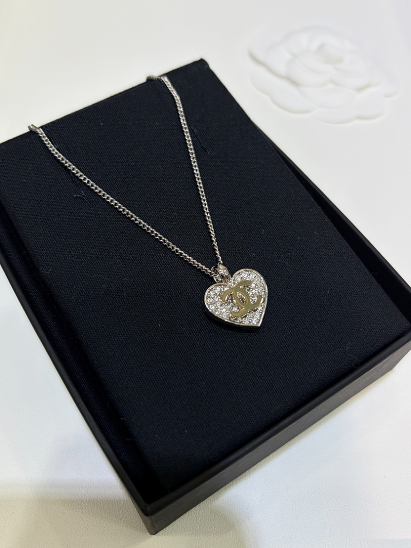 CHN109 Women's 26P Full Diamond Love Double C Earrings Necklace Set Jewelr