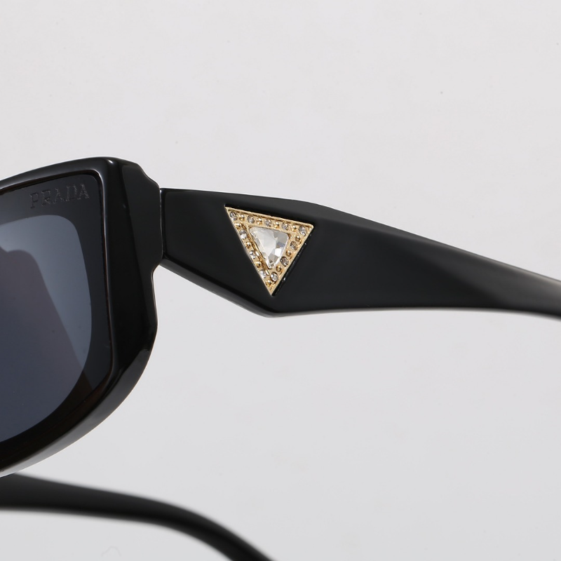 6008 Sunglasses with box