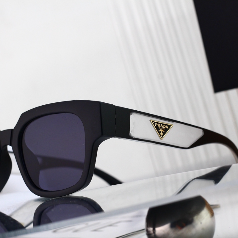 3331 Sunglasses with box