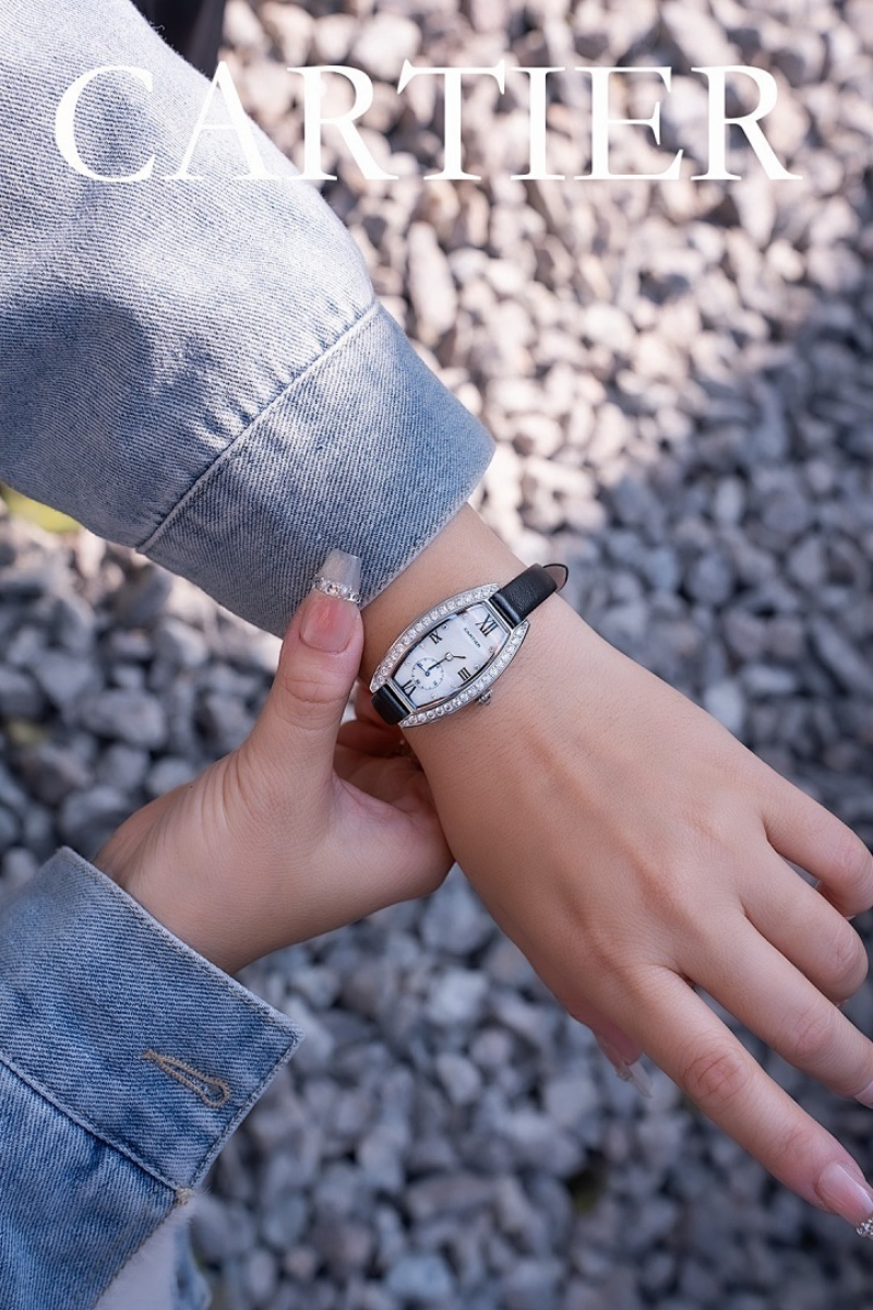 CW21 Women's Soft and Elegant 23mm X30mm Watch