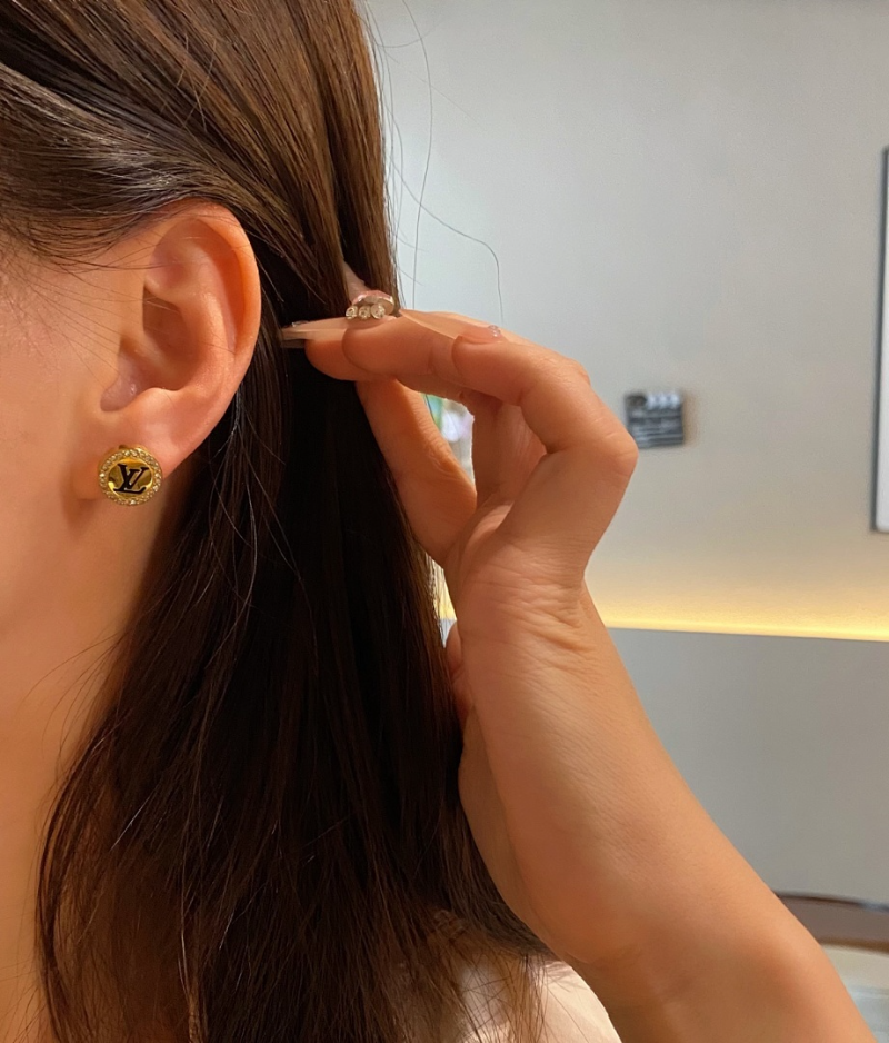 A1242 Women's new fashionable titanium steel earrings and jewelry