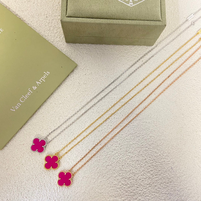 VAN41 New Plum Red Clover Necklace Jewelry