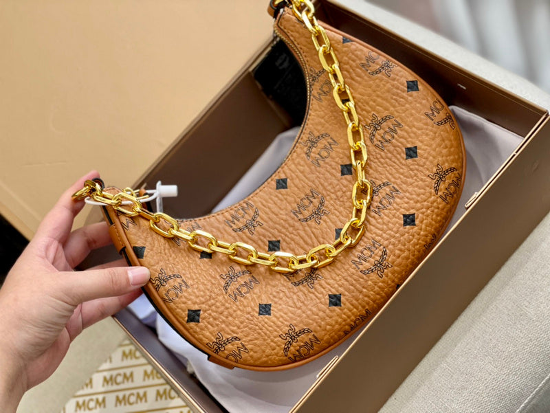 MMP0 Leather Bag 23-15cm With box