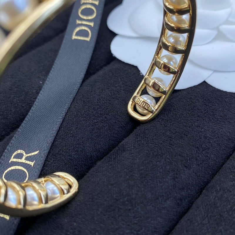 DB108 Pearl and Crystal Diamonds Medieval Letter Bracelet Jewelry