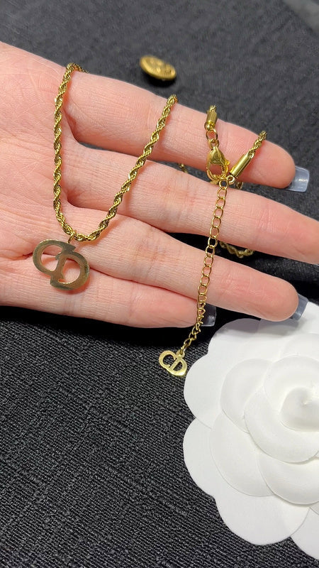 X480 Women's twist chain necklace jewelry