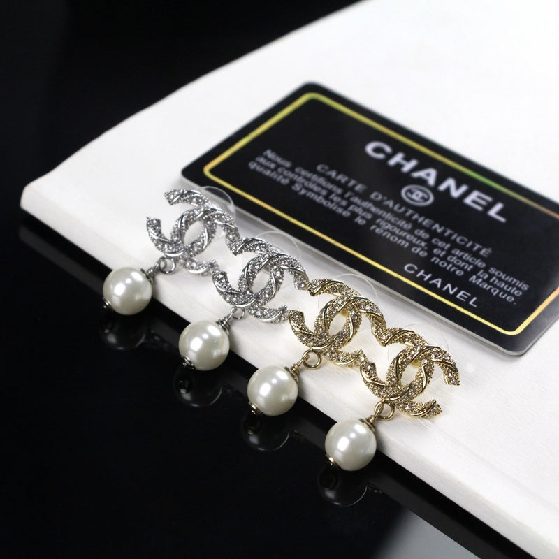 CHE122 Twisted button pattern full diamond explosion double C earrings Jewelry