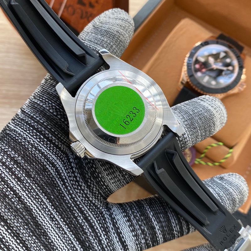 RW21 Mechanical watch with comfortable rubber strapCITIZEN movement