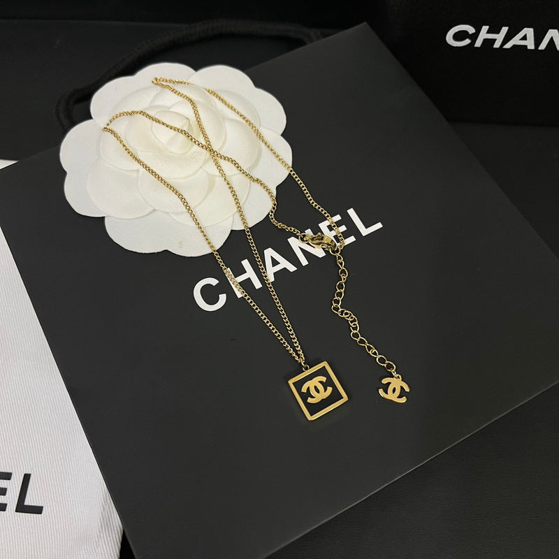 X590 Women's new fashion square necklace jewelry