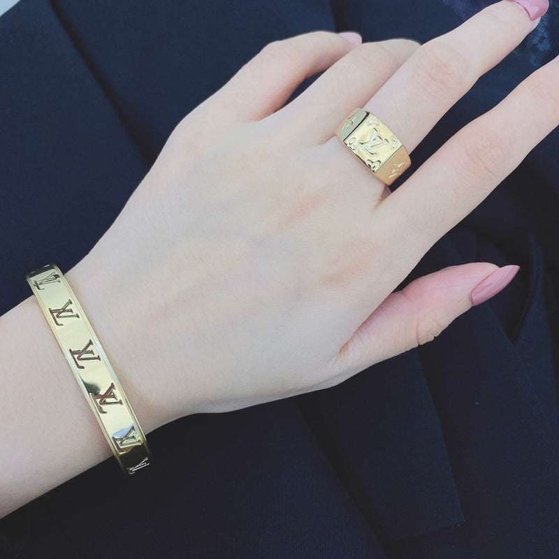 LVR067 Fashion classic ring SIZE:6.7.8.9 Jewelry