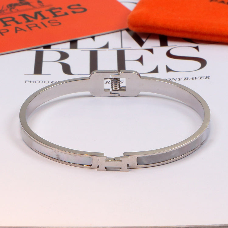HB15 Exquisite stainless steel gold-plated jewelry H bracelet