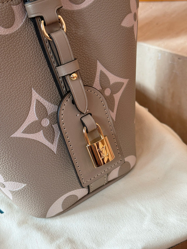 MLB4 Women's new fashion 18*16cm bucket bag