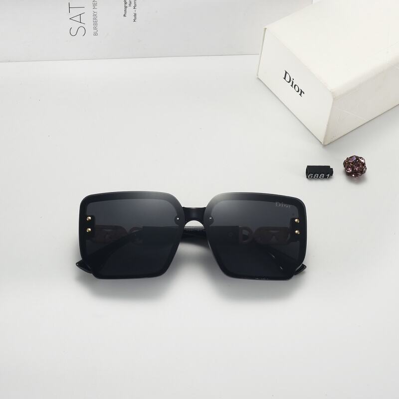 6881 Sunglasses with box