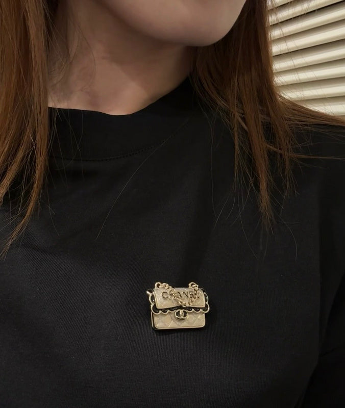 D167 Women's bag brooch jewelry