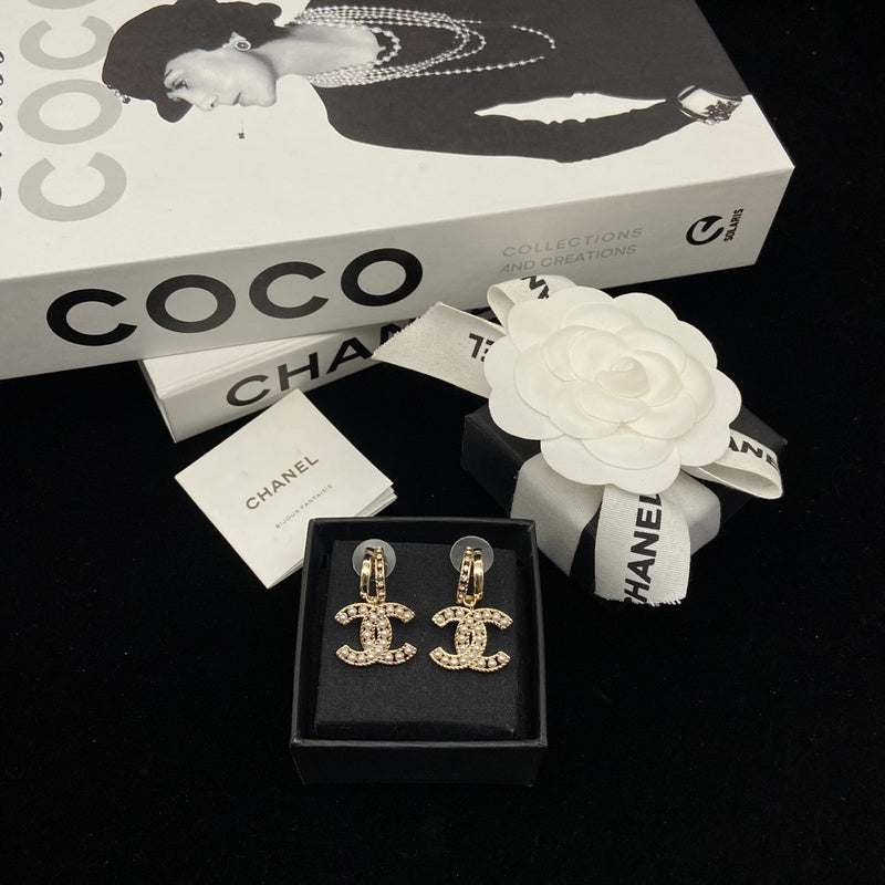 CHE76 Women's Peach Heart Double C Pearl Earnail Jewelry