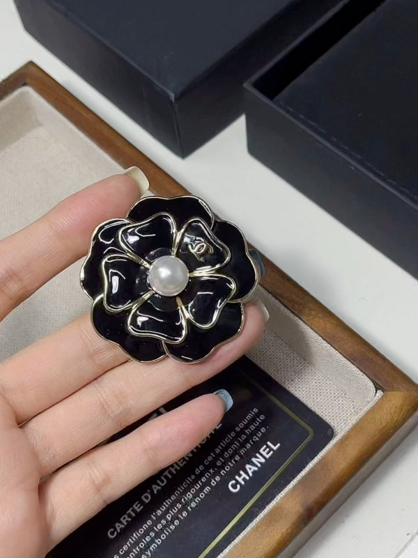 D190 Heart brooch jewelry