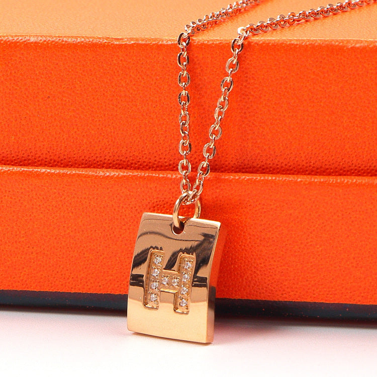 HN12 Classic European and American Fashion Titanium Steel Square Brand Necklace Couple Style Jewelry