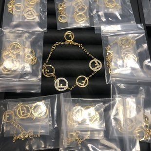FN05 The alphabet bracelet is stylish and generous Jewelry