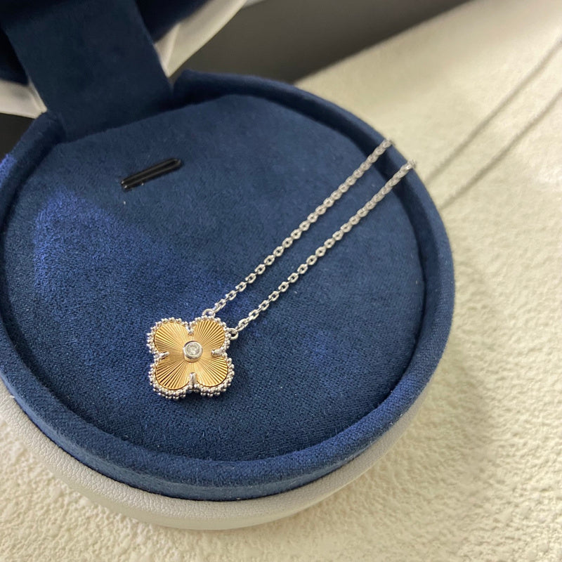 AVSN3 New color separation laser four-leaf clover single flower necklace jewelry