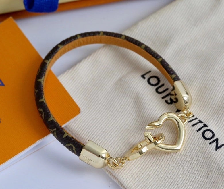 LVB120 Presbyopia leather love bracelet, unique features Jewelry