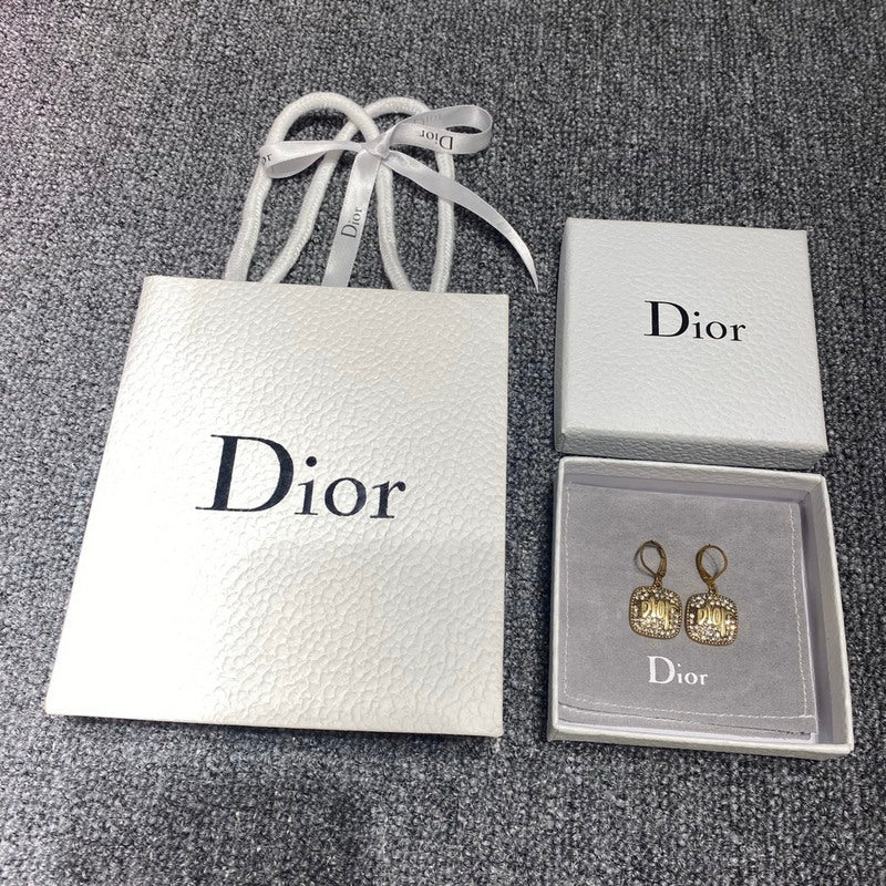 DE128 Classic Women's Square Earrings Jewelry