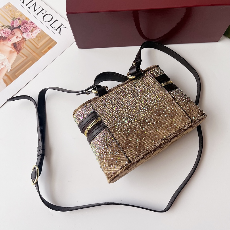 LGP66 bag 28-18-9cm Shoulder bags