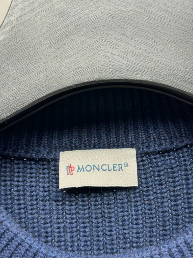 110119 New Mongolian micro seal wool knitted long sleeved Top quliaty 1:1 clothing