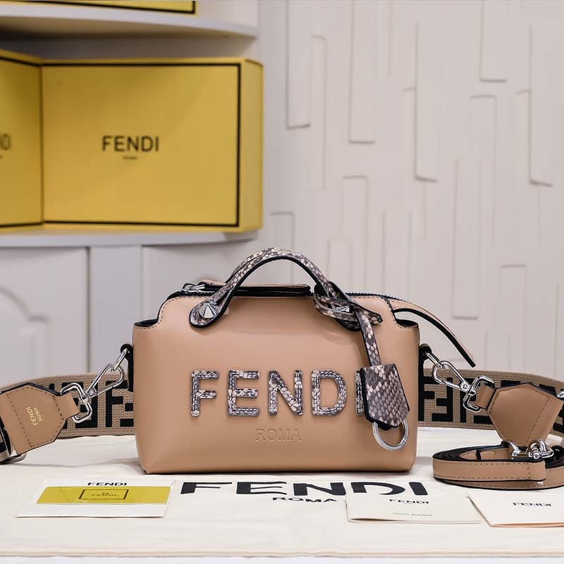 LFP33 bag 20cm Shoulder bags