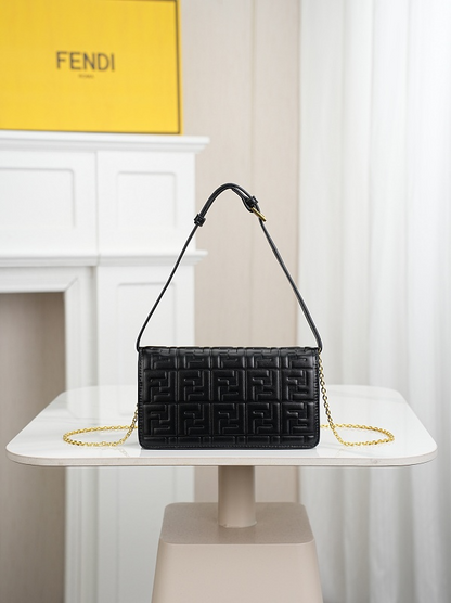 LFP53 bag 21-5-11.5cm Shoulder bags