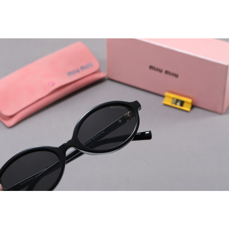 04  Sunglasses with box