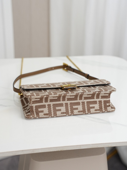 LFP53 bag 21-5-11.5cm Shoulder bags