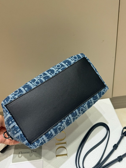 LDP67 Bag 22cm Shoulder bags