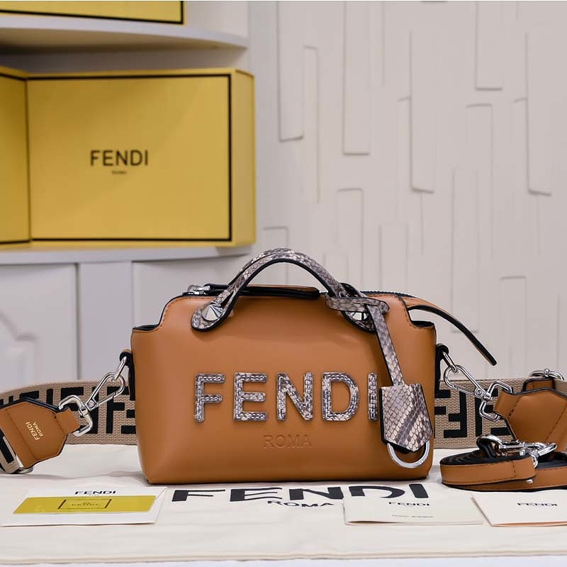 LFP33 bag 20cm Shoulder bags