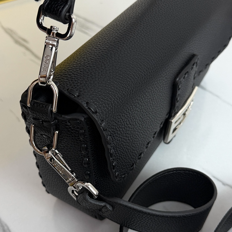 LFP30 bag 27-15-6CM Shoulder bags