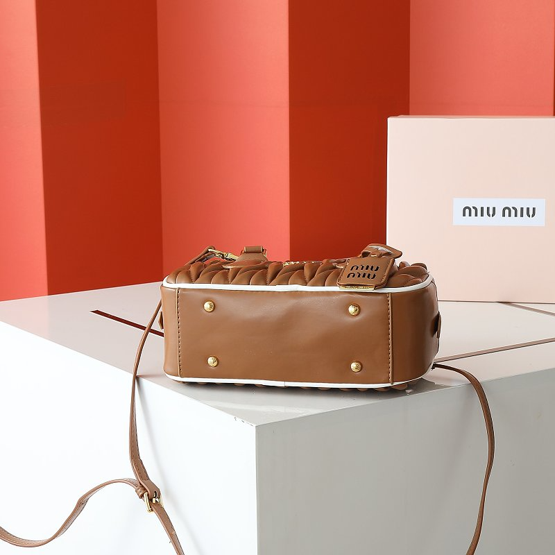 LMP23 bag 23-12-9cm Hand bag