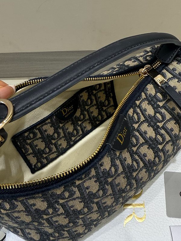 LDP67 Bag 22cm Shoulder bags
