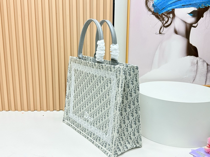 LDP33 bag  26-8-22cm 41-14-32cm 36-27-16cm Hand bag
