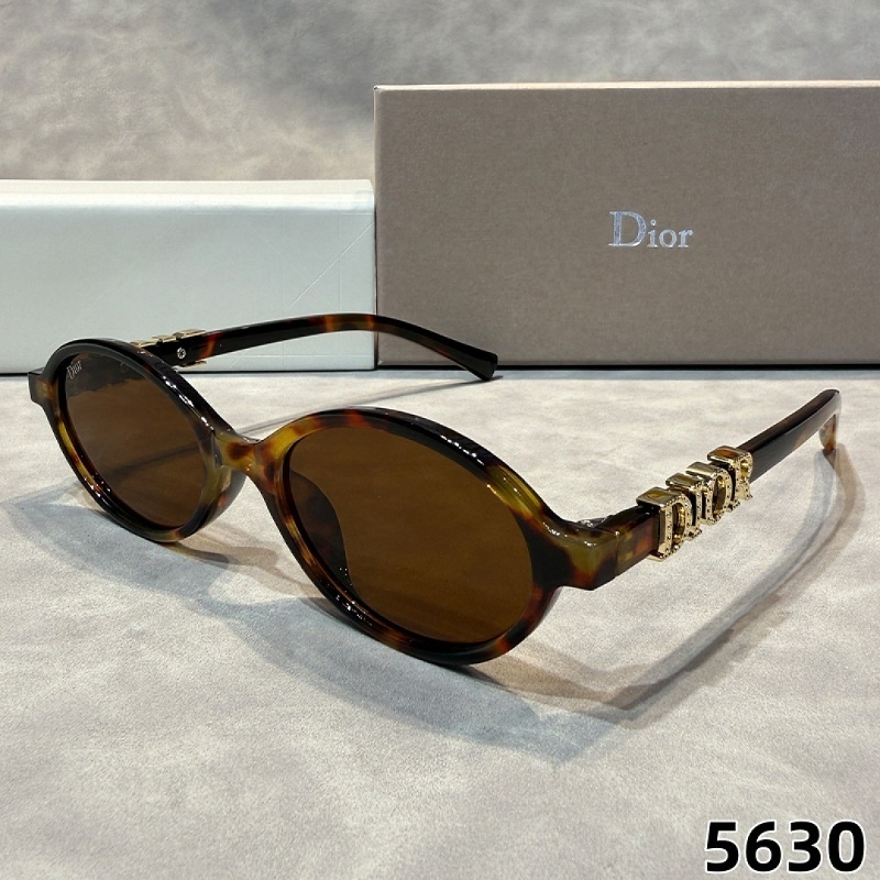 5630  Sunglasses with box