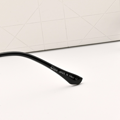 8111 Sunglasses with box