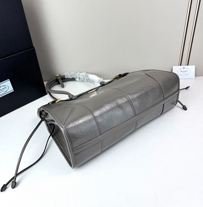 LPP43 bag 38-25-13cm Hand bag