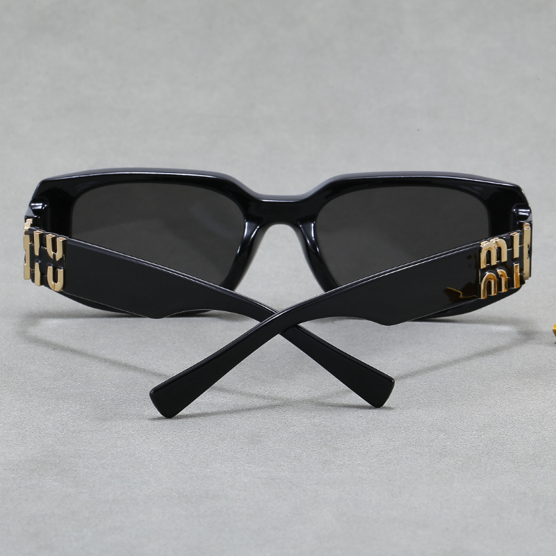 56  Sunglasses with box