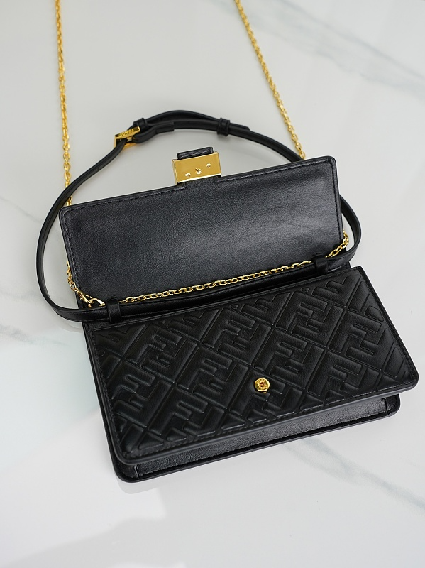 LFP53 bag 21-5-11.5cm Shoulder bags