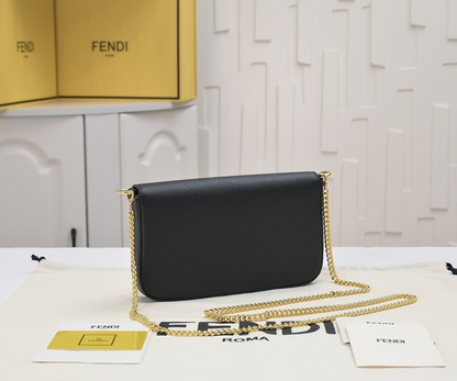 LFP35 bag 21.5-13-3cm Shoulder bags
