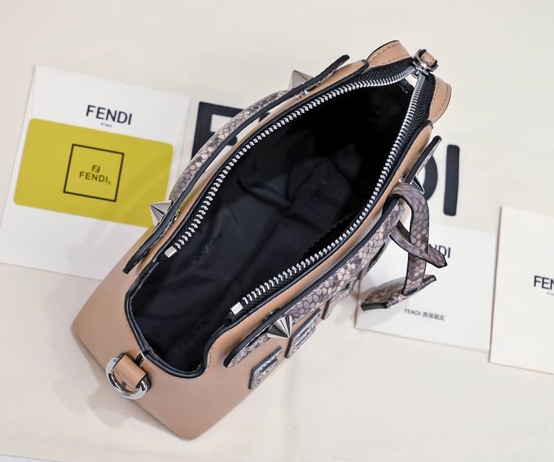LFP33 bag 20cm Shoulder bags