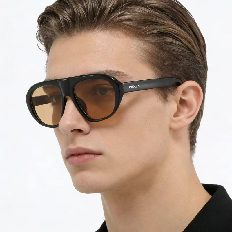 9885 Sunglasses with box