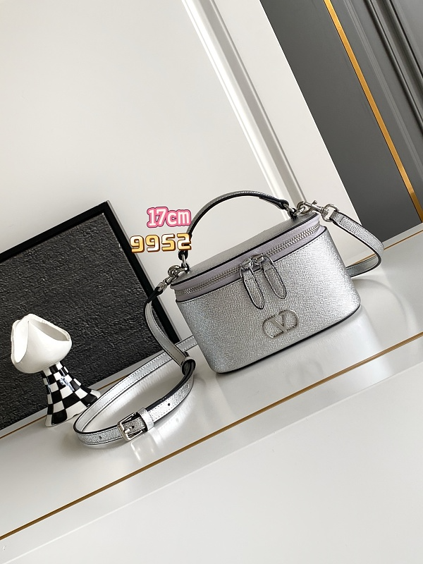 LVP2 bag17-10- 9cm  Shoulder bags