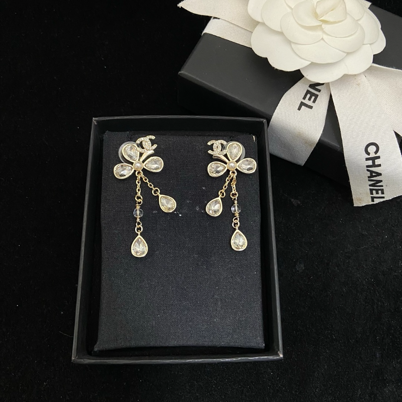 CHE81  Women's Four Leaf Clover tassel Double C Earnail Jewelry