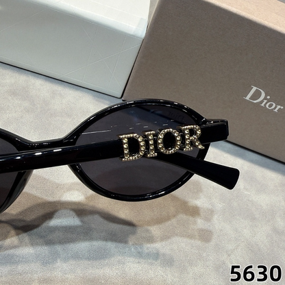 5630  Sunglasses with box