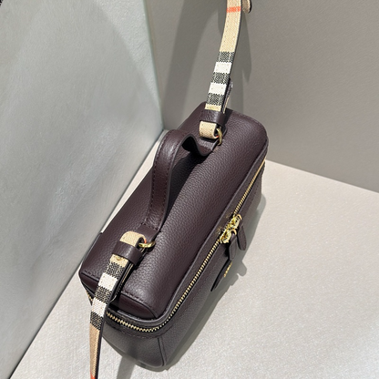 LBP18  Bag 19.5-8-15CM Shoulder bag